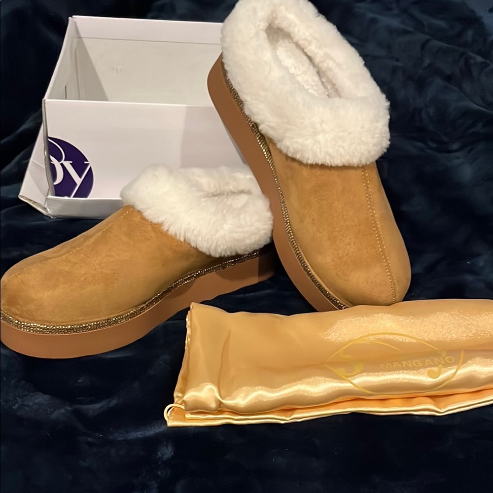 Brown Shearling Women's Slippers HSN Made by Joy Mangano. Love these, stylish ❤️